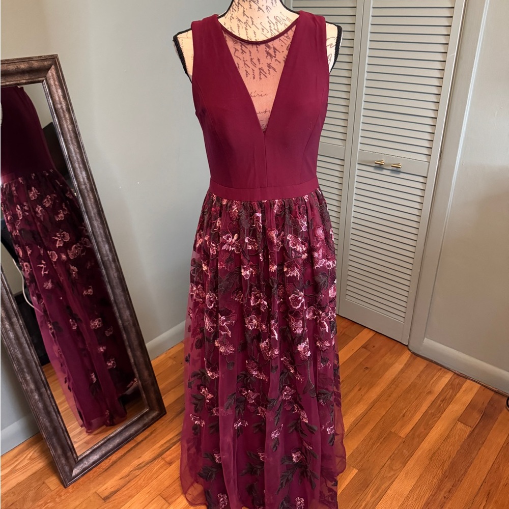 Elegant Burgundy Floral Maxi Dress